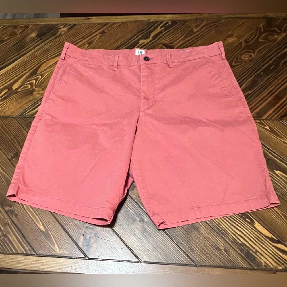 GAP Essential Khaki 10” shorts (salmon)